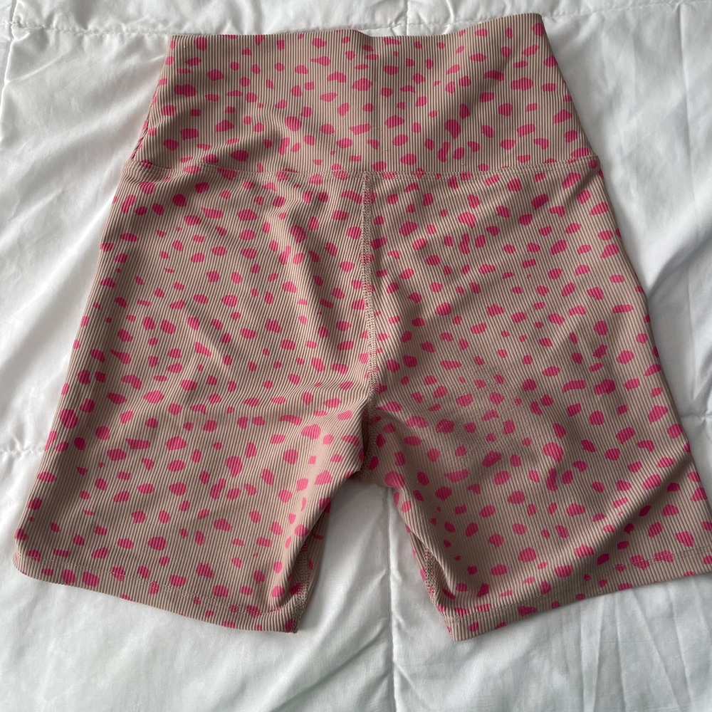 Beach Riot Leopard Patterned Bike Shorts - Picture 5 of 7